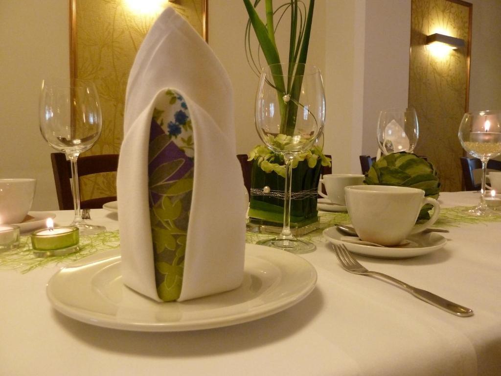 Hotel Restaurant Weihenstephaner Stuben Landshut Exterior photo