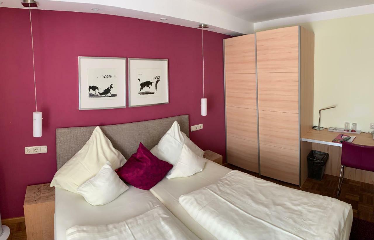 Hotel Restaurant Weihenstephaner Stuben Landshut Room photo